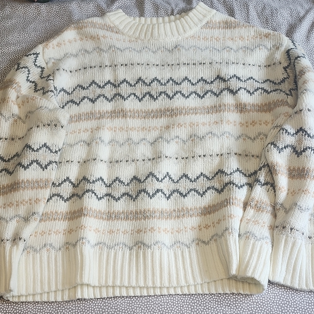 American Eagle Outfitters Cream and Gray Patterned Sweater